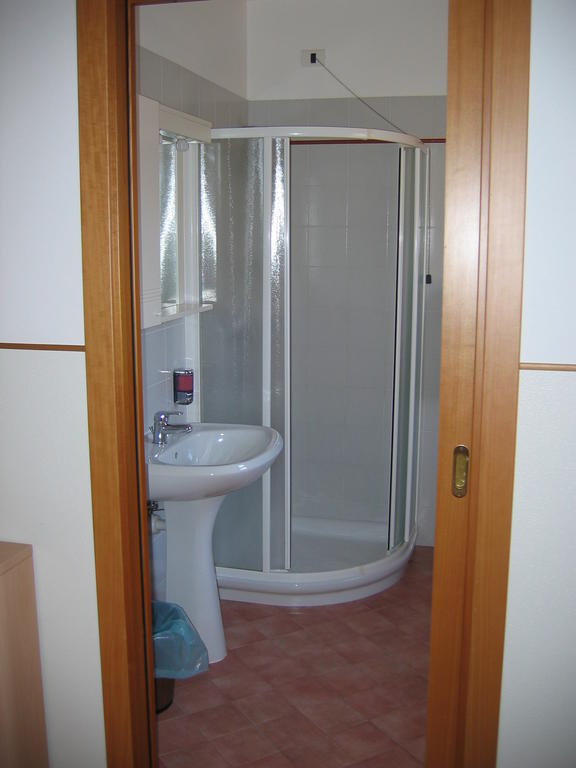 Hotel Da Si-Si Gemona del Friuli Ruang foto